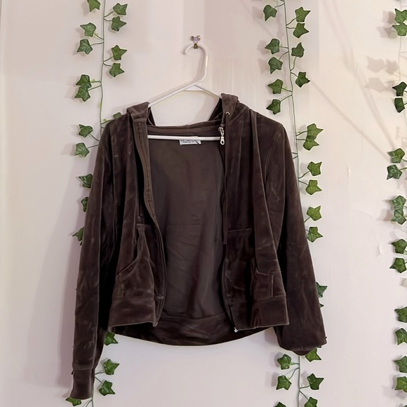 Brown jacket - Picture 1 of 2